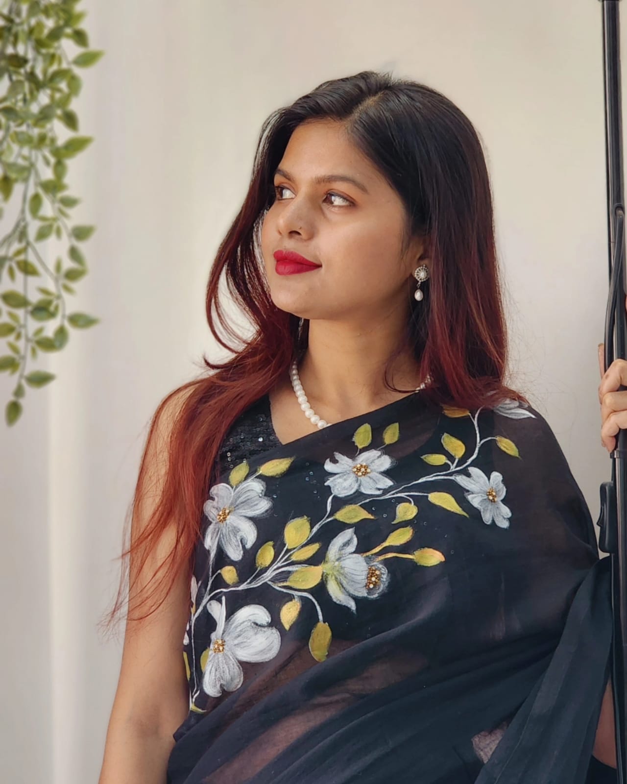 Ebony Dream Serenity – Hand Painted Floral Pure Mul Cotton Saree (Black, 5.5 Mtrs)