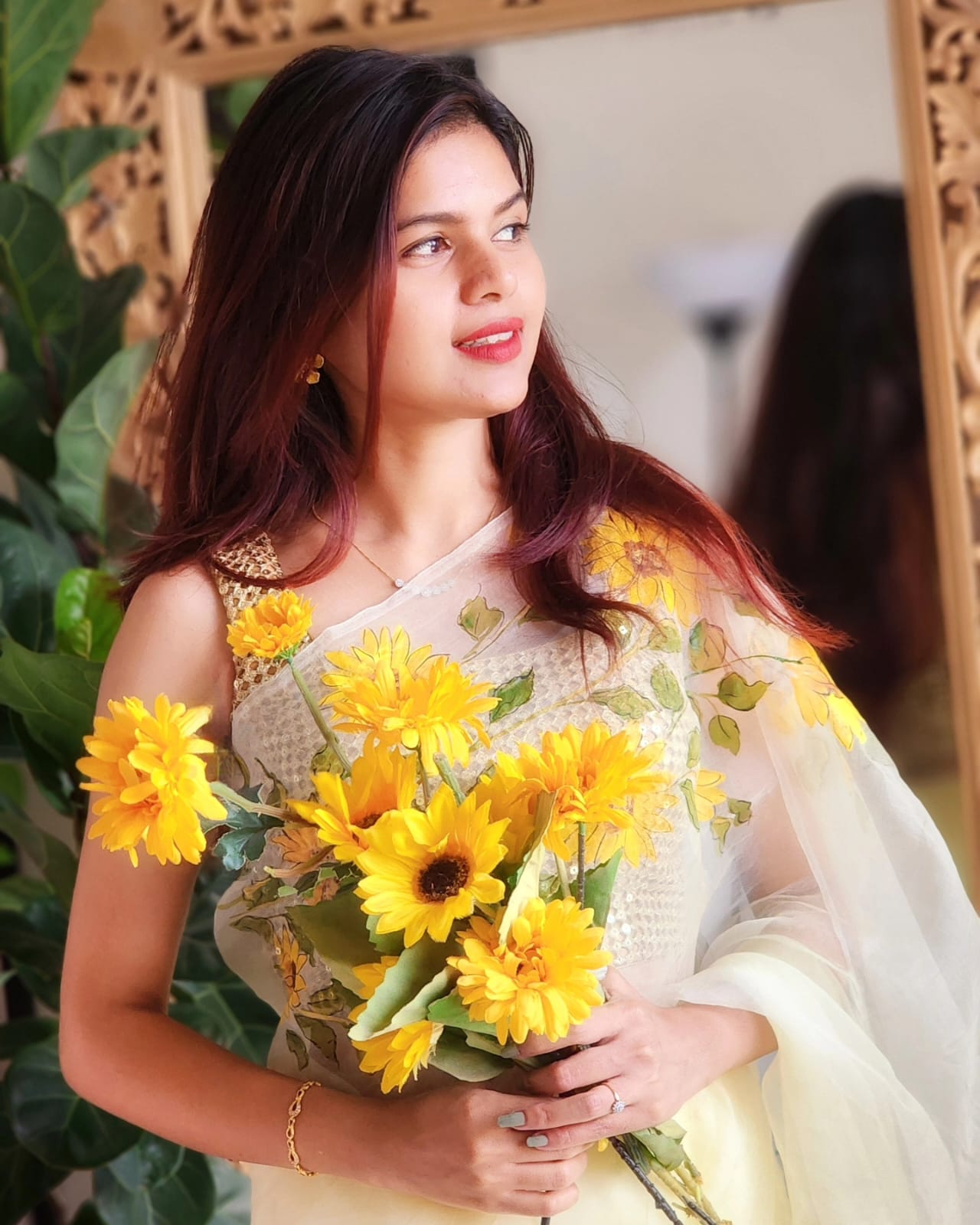 Sunflower Hand-Painted Pure Organza Saree – Pale Yellow Floral | Pradnya Handpainted